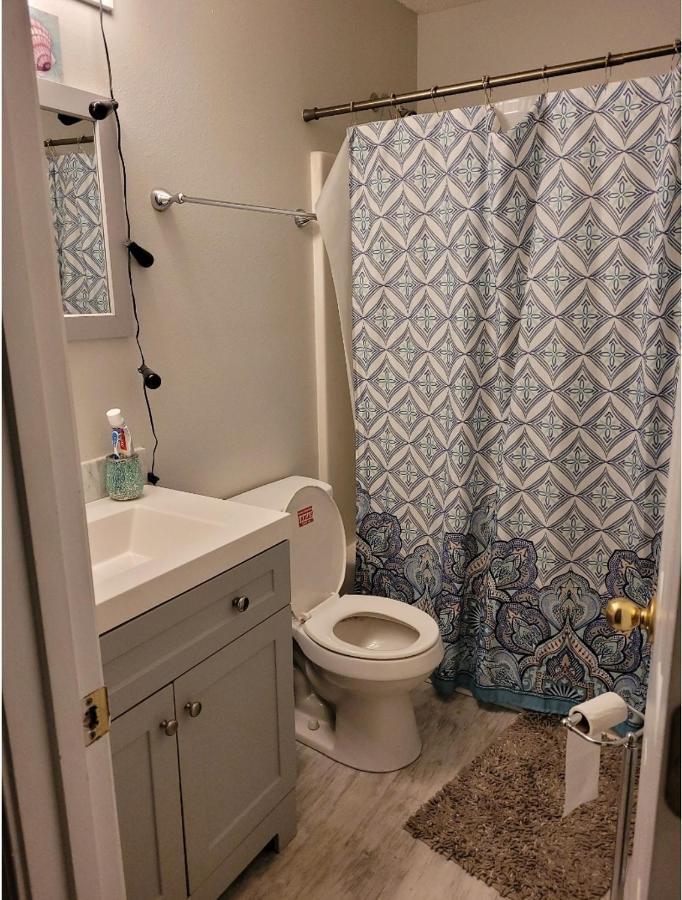 Bedroom Four Minutes From Beach Pensacola Ngoại thất bức ảnh